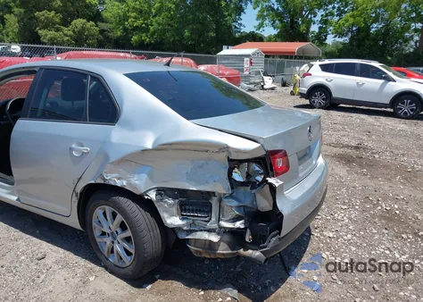 2010 Volkswagen Jetta Limited Edition from USA, damaged, VIN 3VWRX7AJ1AM099362